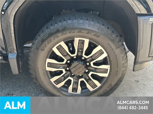 Used 2024 GMC Sierra 2500 Denali Ultimate AWD/4WD image 14