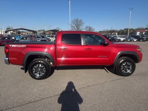 Used 2019 Toyota Tacoma TRD Off-Road image 6