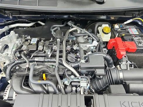 New 2025 Nissan Kicks SR image 17