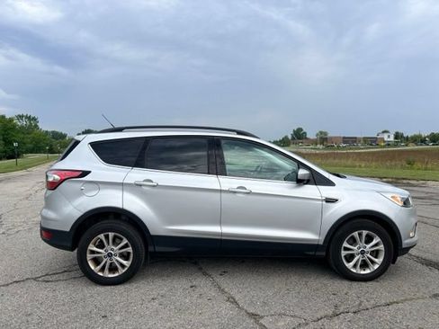Used 2018 Ford Escape SE AWD/4WD image 6