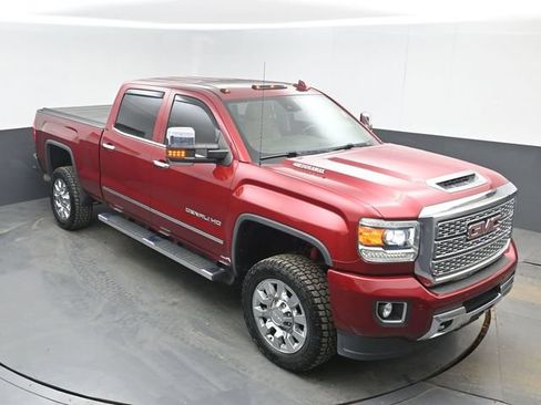 Used 2019 GMC Sierra 2500 Denali w/ Duramax Plus Package AWD/4WD image 32