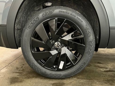 New 2026 Volkswagen Atlas SE image 30