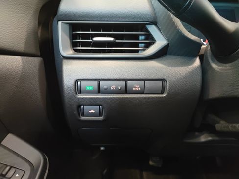Used 2025 Nissan Sentra S FWD image 15