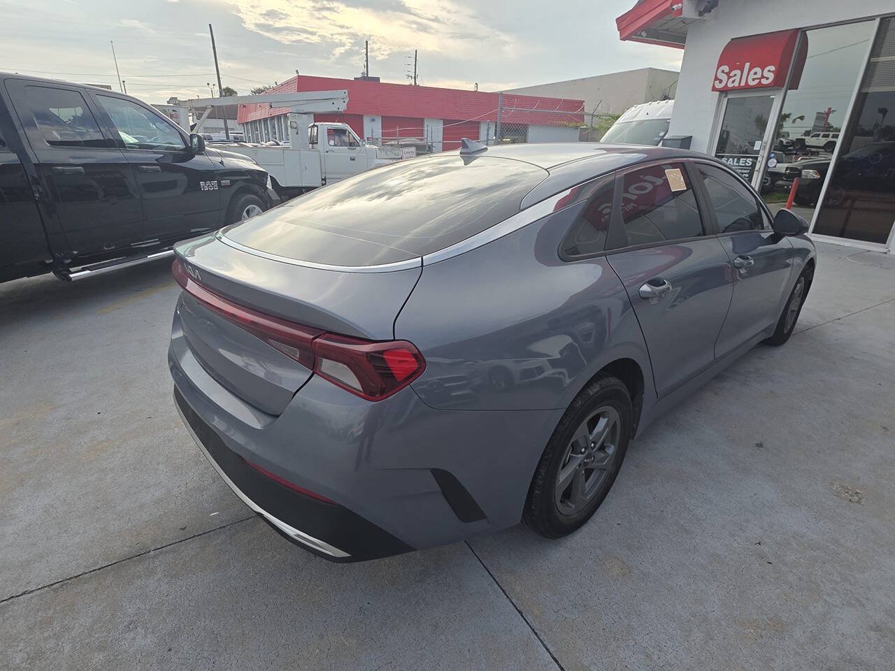 Used 2022 Kia K5 LX FWD image 5
