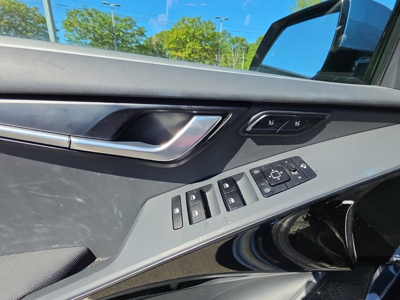 Used 2024 Kia Niro SX Touring FWD image 18