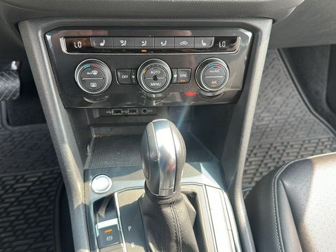 Used 2019 Volkswagen Tiguan SE AWD/4WD image 18
