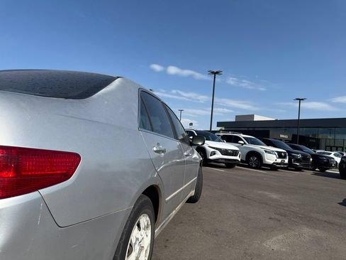 Used 2005 Honda Accord LX image 8