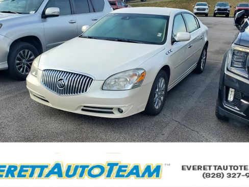 Used 2011 Buick Lucerne CXL image 1