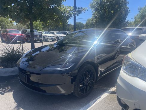 Used 2025 Tesla Model 3 Long Range RWD image 2