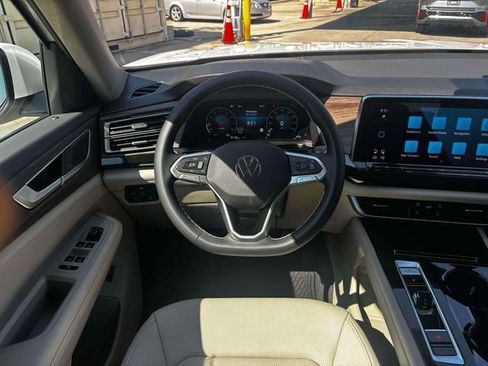 New 2026 Volkswagen Atlas SEL image 9