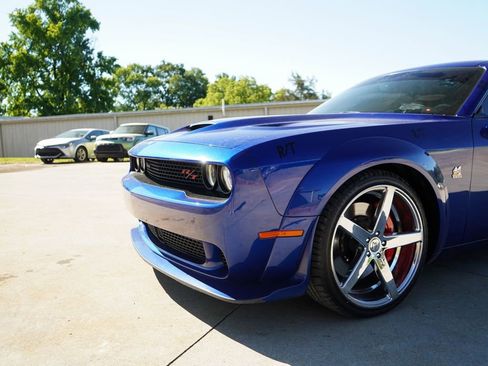 Used 2021 Dodge Challenger R/T Scat Pack RWD image 17