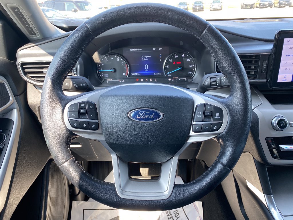 Used 2023 Ford Explorer XLT w/ Equipment Group 202A AWD/4WD image 16