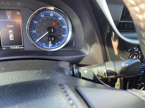 Used 2018 Toyota Corolla SE image 21