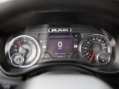 Used 2019 RAM 1500 Big Horn AWD/4WD image 14