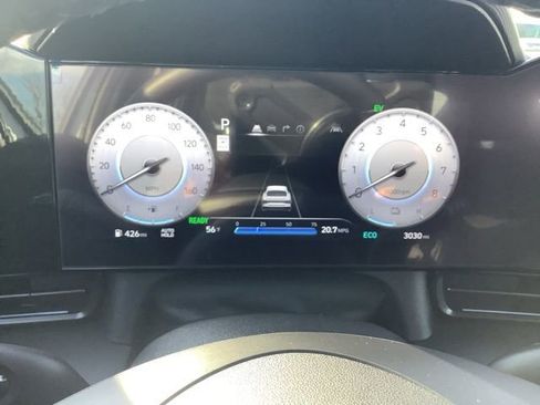 Certified 2025 Hyundai Elantra SEL image 25