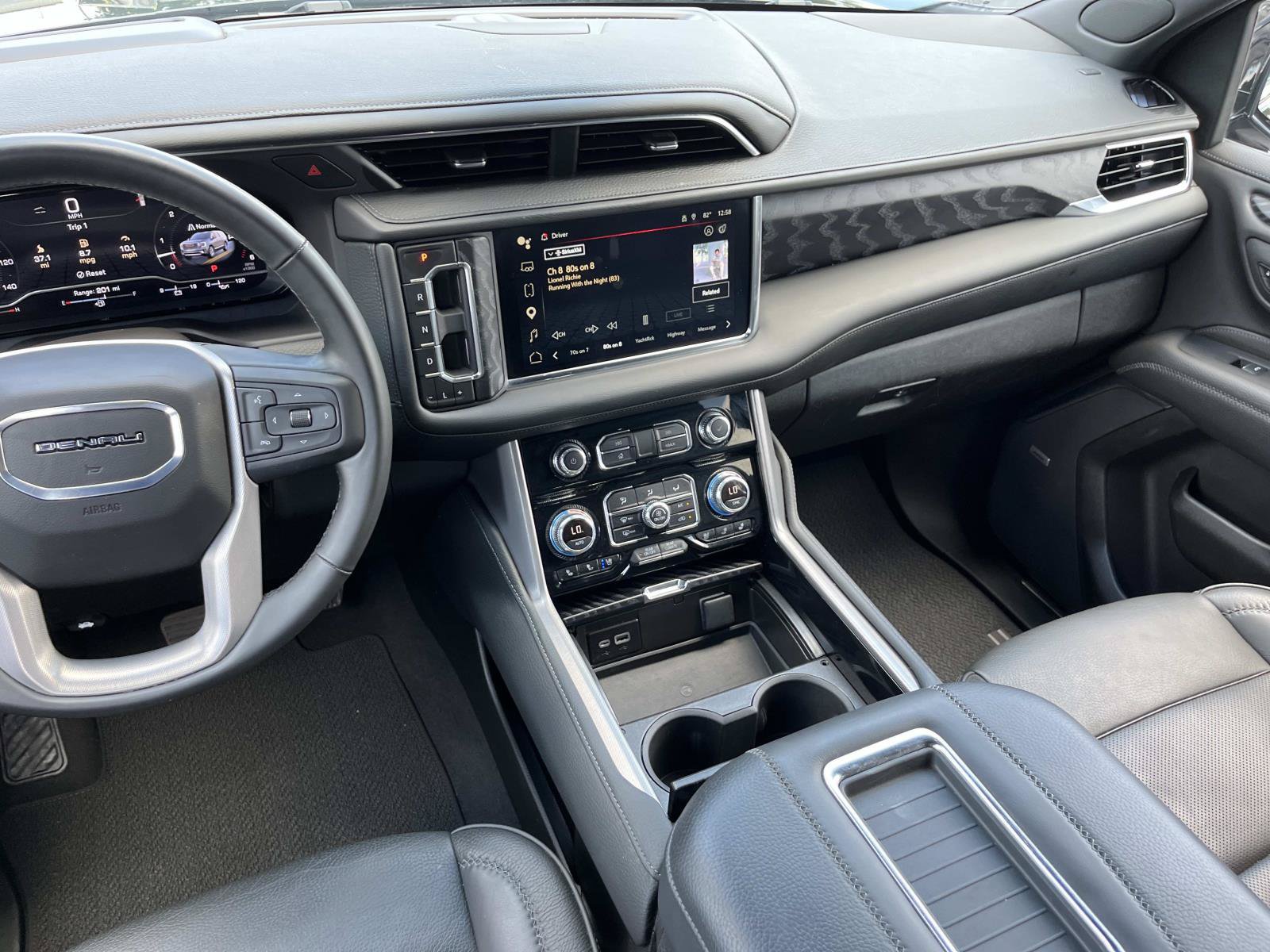 Used 2024 GMC Yukon XL Denali AWD/4WD image 13