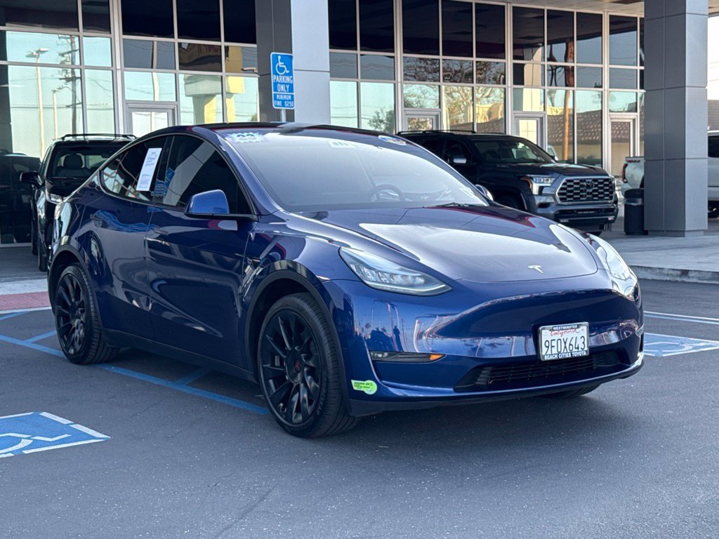 Used 2023 Tesla Model Y Long Range AWD/4WD image 2