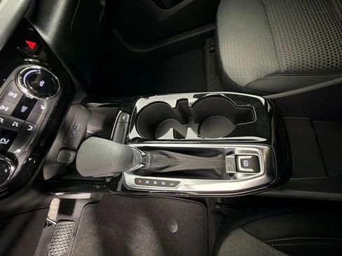 New 2026 Chevrolet Trax LT w/ LT Convenience Package FWD image 18