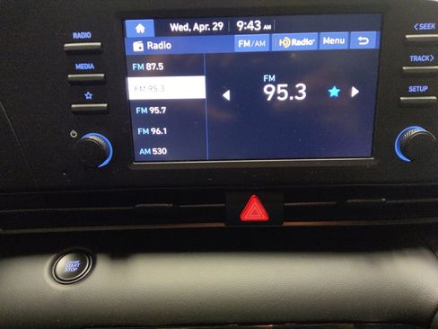 Used 2025 Hyundai Elantra Sport FWD image 25
