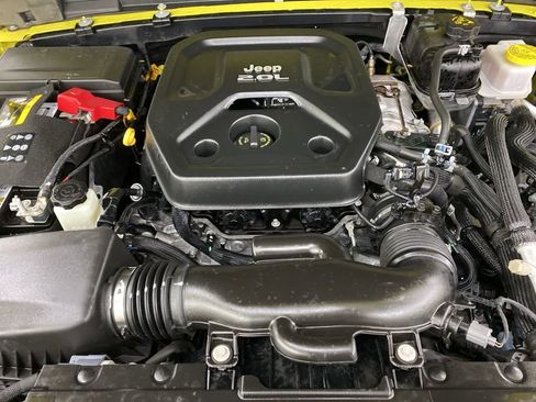 Used 2023 Jeep Wrangler Unlimited Sahara w/ Cold Weather Group image 19