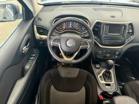 Used 2014 Jeep Cherokee Latitude AWD/4WD image 13