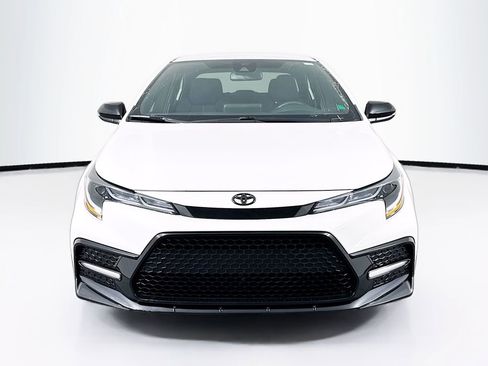 Used 2022 Toyota Corolla SE image 2