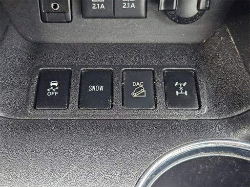 Used 2018 Toyota Highlander XLE image 28