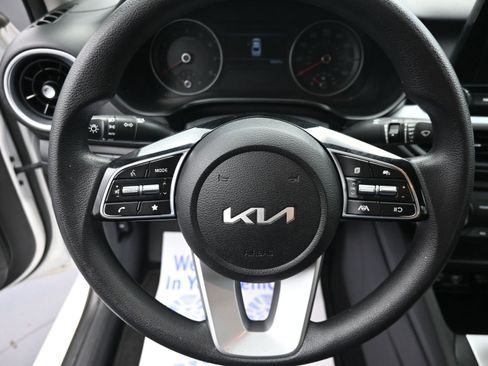 Used 2023 Kia Forte LXS FWD image 11