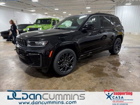 New 2026 Jeep Grand Cherokee Summit AWD/4WD image 1