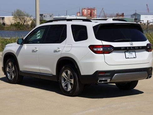 New 2026 Honda Pilot EX-L image 6