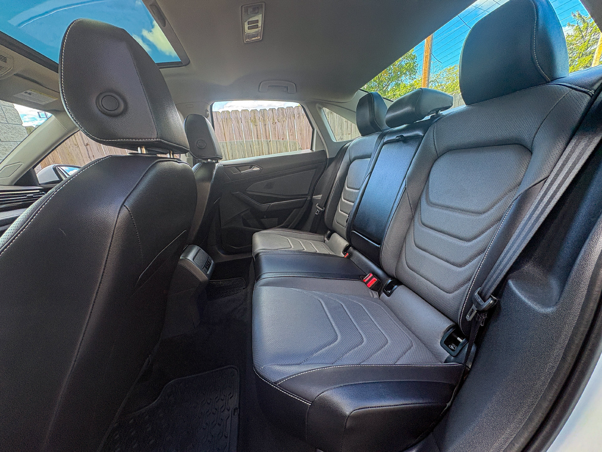 Used 2026 Volkswagen Jetta SEL FWD image 23