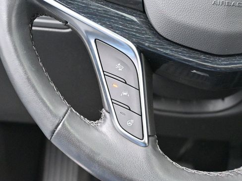 Certified 2025 Cadillac XT5 Premium Luxury AWD/4WD image 18