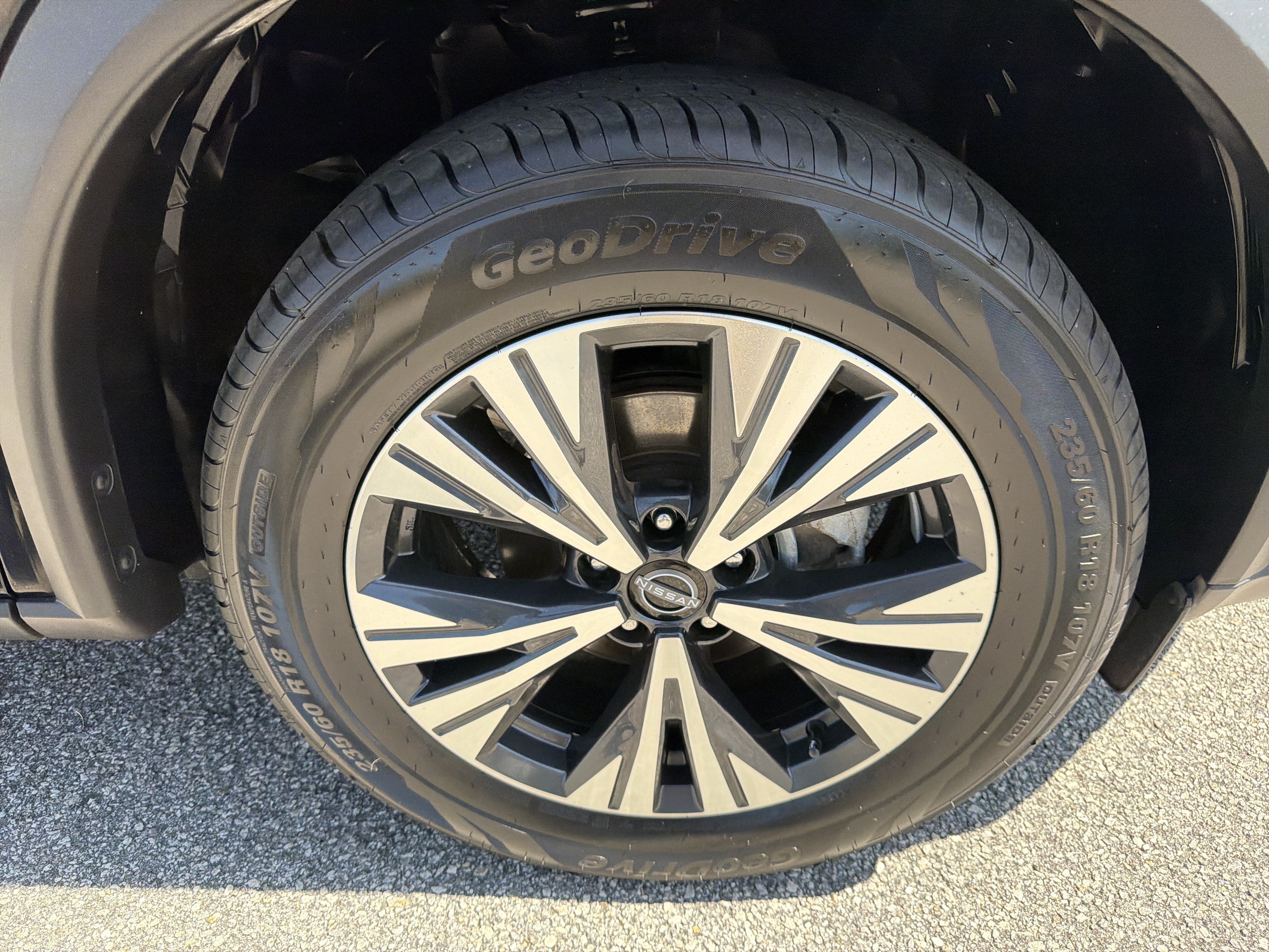 Used 2023 Nissan Rogue SV FWD image 23