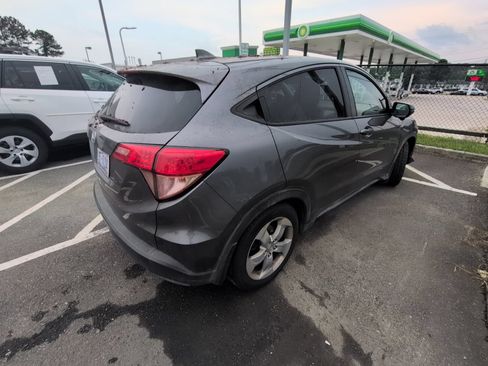 Used 2016 Honda HR-V EX image 11