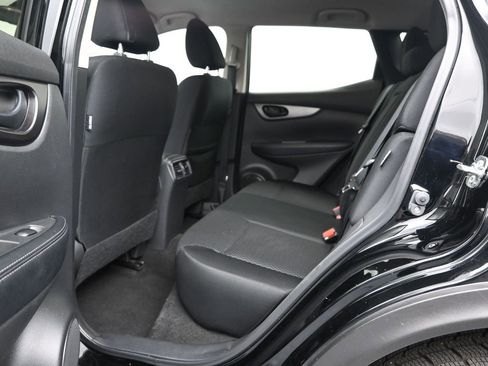 Used 2021 Nissan Rogue Sport S image 13