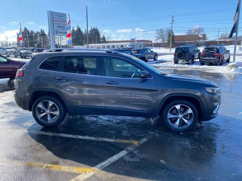 Used 2019 Jeep Cherokee Limited image 5