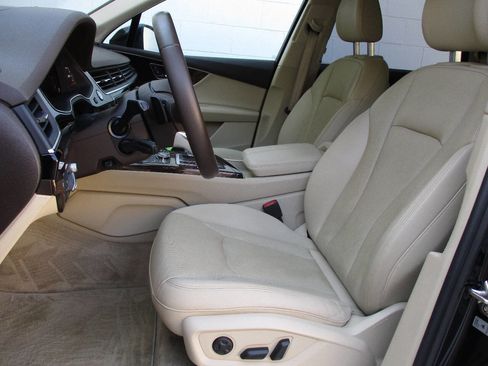 Used 2018 Audi Q7 3.0T Prestige w/ Prestige Package image 22