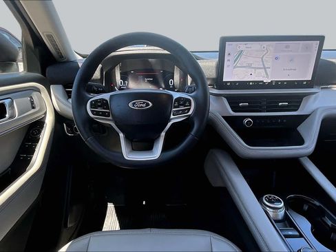 Certified 2026 Ford Explorer Active w/ Active Comfort Package RWD image 6