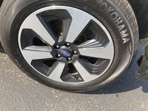 Used 2018 Subaru Forester 2.5i Limited AWD/4WD image 8