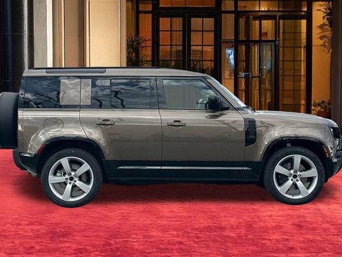 New 2026 Land Rover Defender 110 X-Dynamic SE AWD/4WD image 9