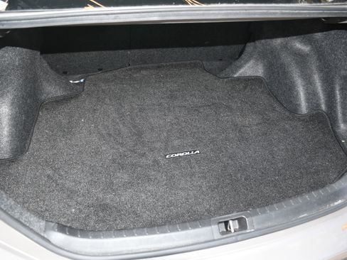 Used 2014 Toyota Corolla LE image 16