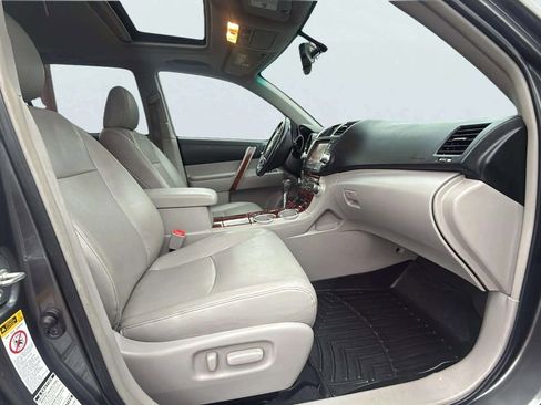 Used 2012 Toyota Highlander Limited image 16