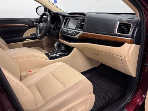 Used 2019 Toyota Highlander Limited Platinum image 13