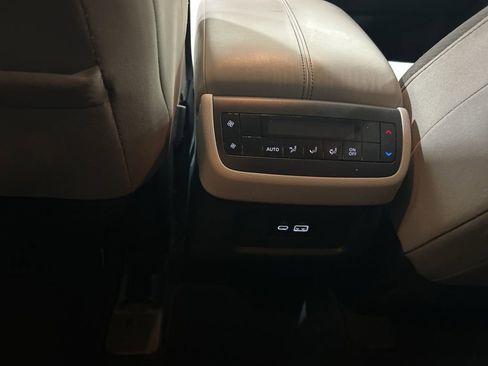 Used 2022 Nissan Pathfinder SV image 17