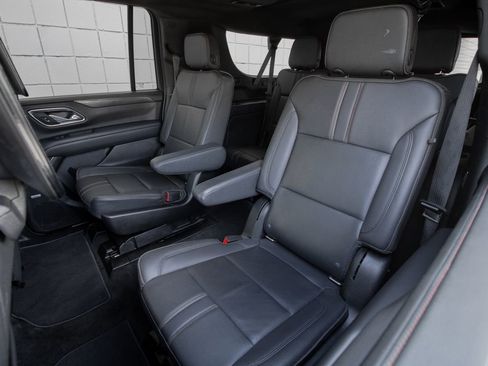 Used 2021 Chevrolet Suburban RST w/ Luxury Package image 20