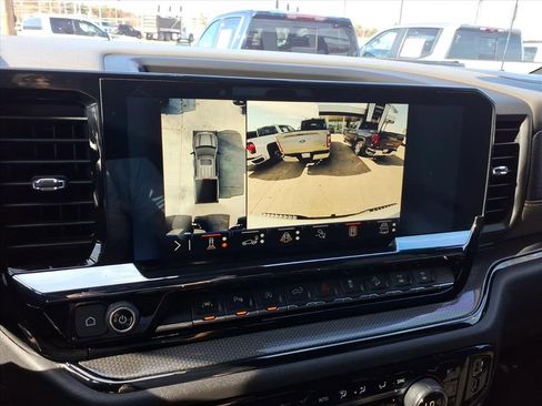 Used 2024 Chevrolet Silverado 1500 ZR2 image 28