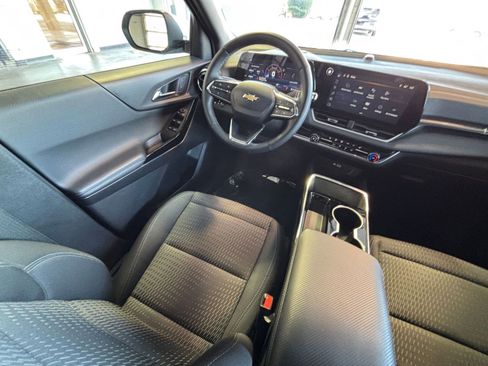 Used 2025 Chevrolet Equinox LT image 33