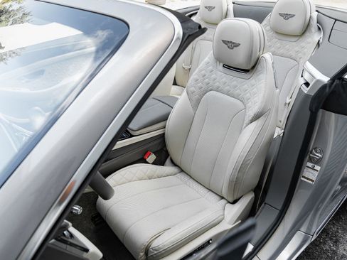 Used 2022 Bentley Continental GT image 30