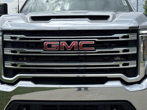 Used 2023 GMC Sierra 3500 SLE w/ SLE Value Package AWD/4WD image 9