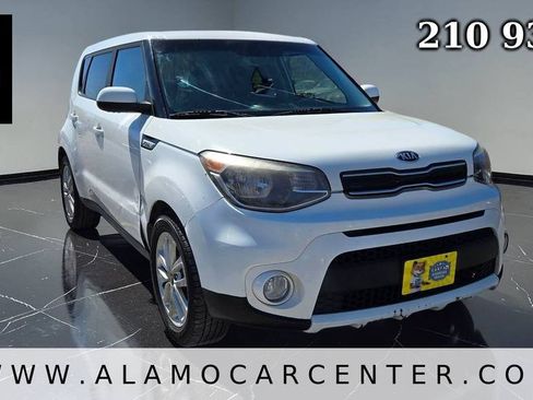 Used 2018 Kia Soul + FWD image 7